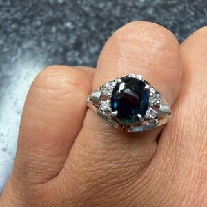 Natural sapphire ring